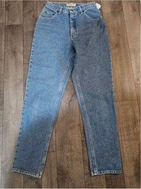 St. John Bay Authentic Classic Fit Jeans Size 8 Mom Jeans {J3}